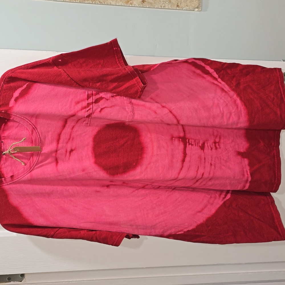 Red Tie Dye Shirt๐๐HP๐๐ - Picture 2 of 12